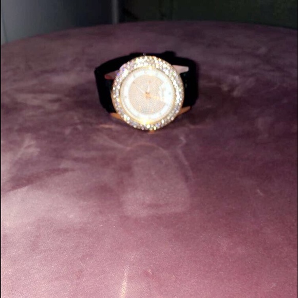 Watch - Picture 2 of 3